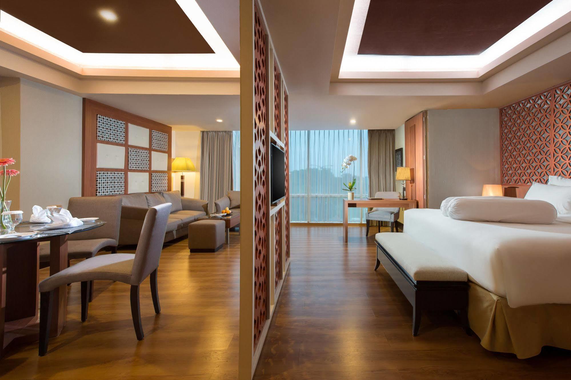 Indoluxe Hotel Jogjakarta Exterior foto